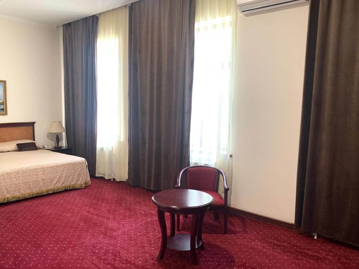 Reikartz Majestic Samarkand Hotel ภายนอก รูปภาพ